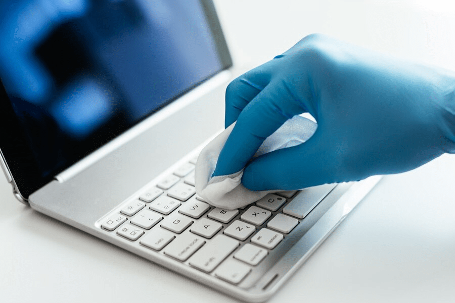 Laptop-Screen-Cleaning-Tips